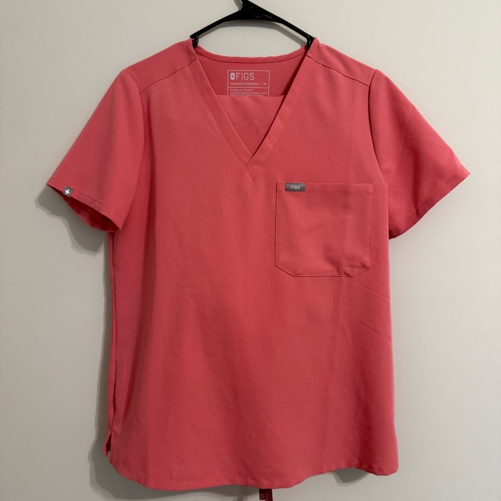 NWOT Medium Figs Scrub Set - Desert Rose
